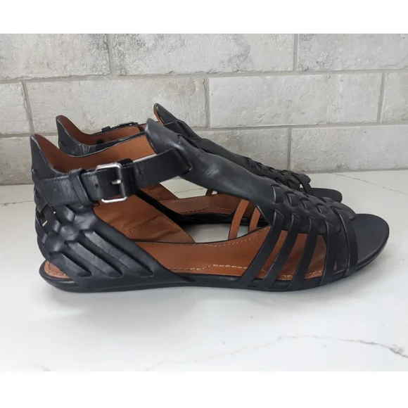 GIVENCHY black leather gladiator sandals - Picture 8 of 14